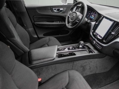 Volvo XC60 Momentum Pro 2WD B4