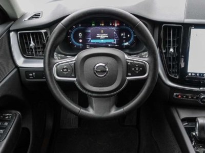 Volvo XC60 Momentum Pro 2WD B4