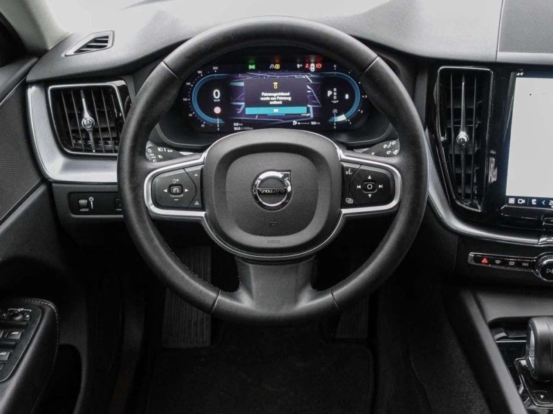 Volvo XC60 Momentum Pro 2WD B4