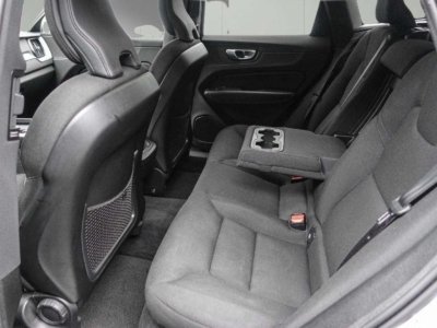 Volvo XC60 Momentum Pro 2WD B4