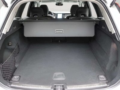 Volvo XC60 Momentum Pro 2WD B4