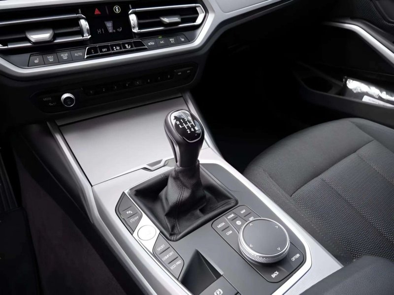 BMW 318d Touring AHK LED