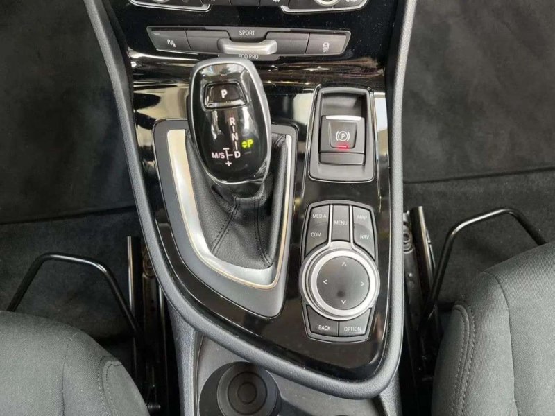 BMW 218d Active Tourer Advantage LED Navi Rückfahrkam.