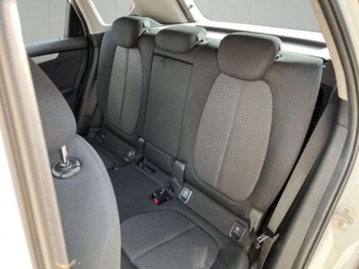 BMW 218d Active Tourer Advantage LED Navi Rückfahrkam.