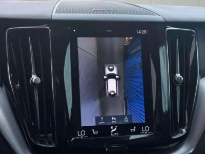 Volvo XC60 B4 Diesel Momentum Pro 2WD Pano ACC SHZ HUD