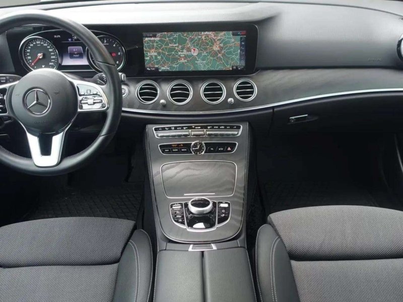 Mercedes-Benz E 200 d T-Modell Avantgarde/Navi/LED