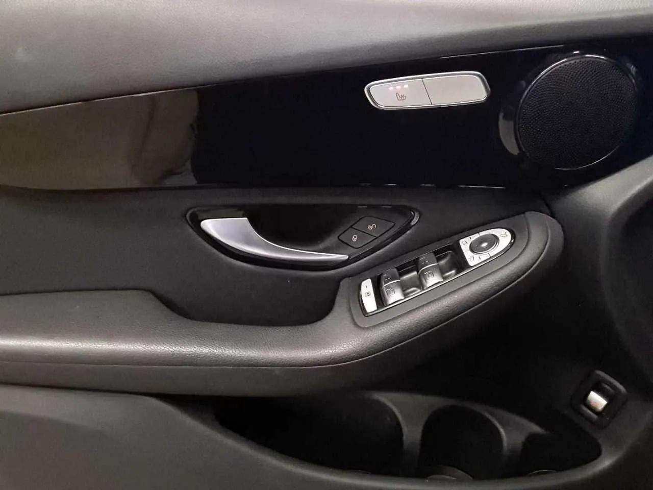 Mercedes-Benz GLC 200 d 4M- StHz AHK BusiP DIS KomfP