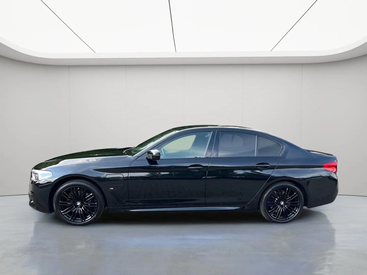 BMW 530 e iPerf M Sport,LiCoPro,DA+,HUD uvm.