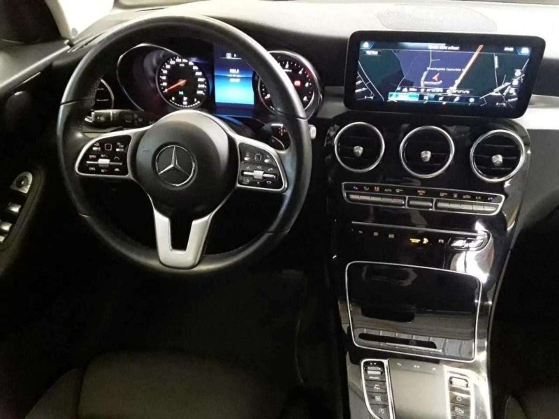 Mercedes-Benz GLC 200 d 4M- StHz AHK BusiP DIS KomfP