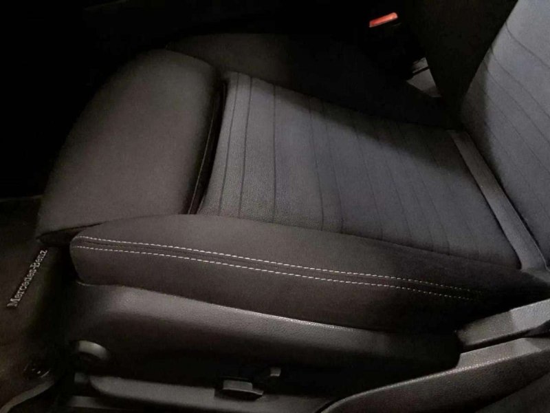 Mercedes-Benz GLC 200 d 4M- StHz AHK BusiP DIS KomfP