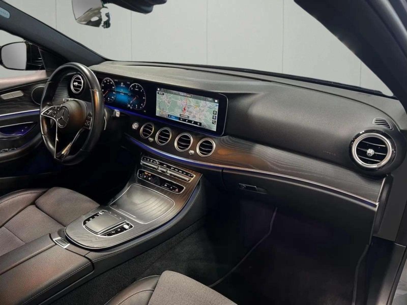 Mercedes Benz E200 d T Avantgarde AHK LED NAVI+PDC&KAM+KLIMA++