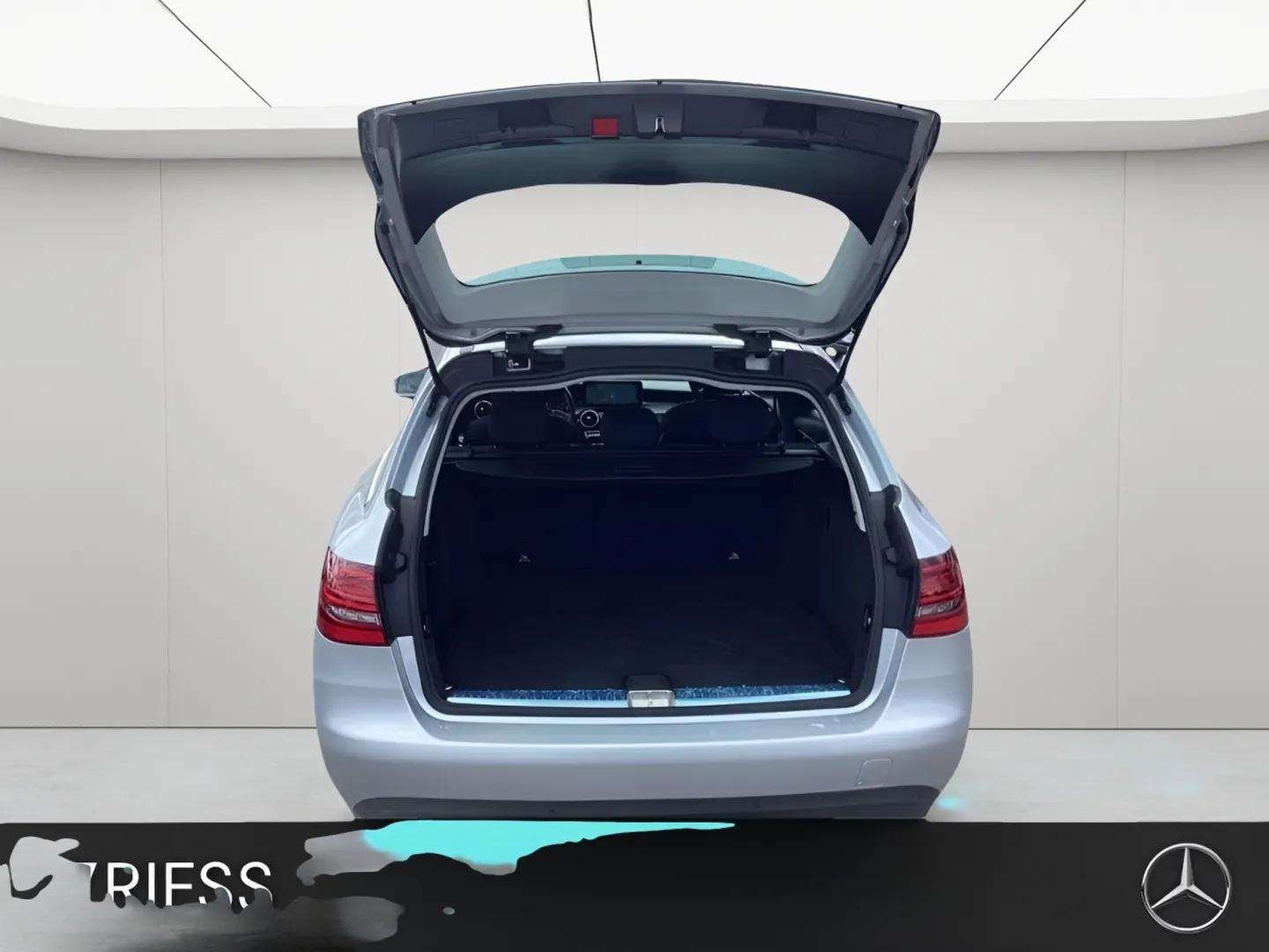 Mercedes-Benz C220 d T 4M Navi+Kamera+Standheizung+PTS+LED+SH