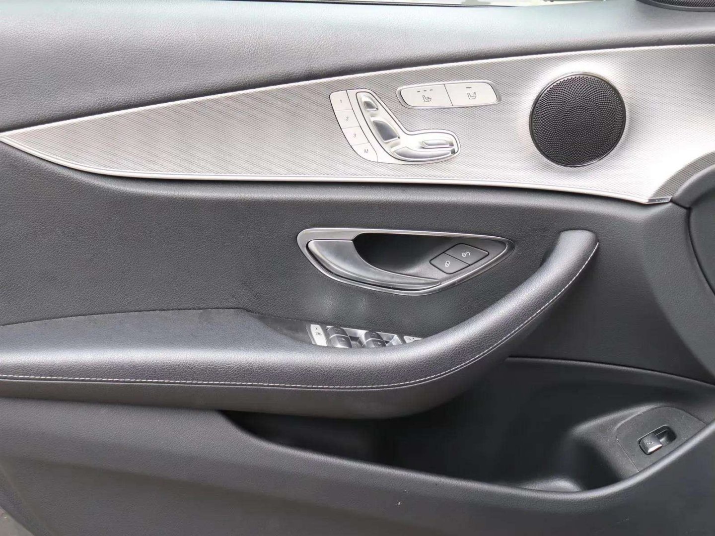 Mercedes-Benz E220 d Limousine