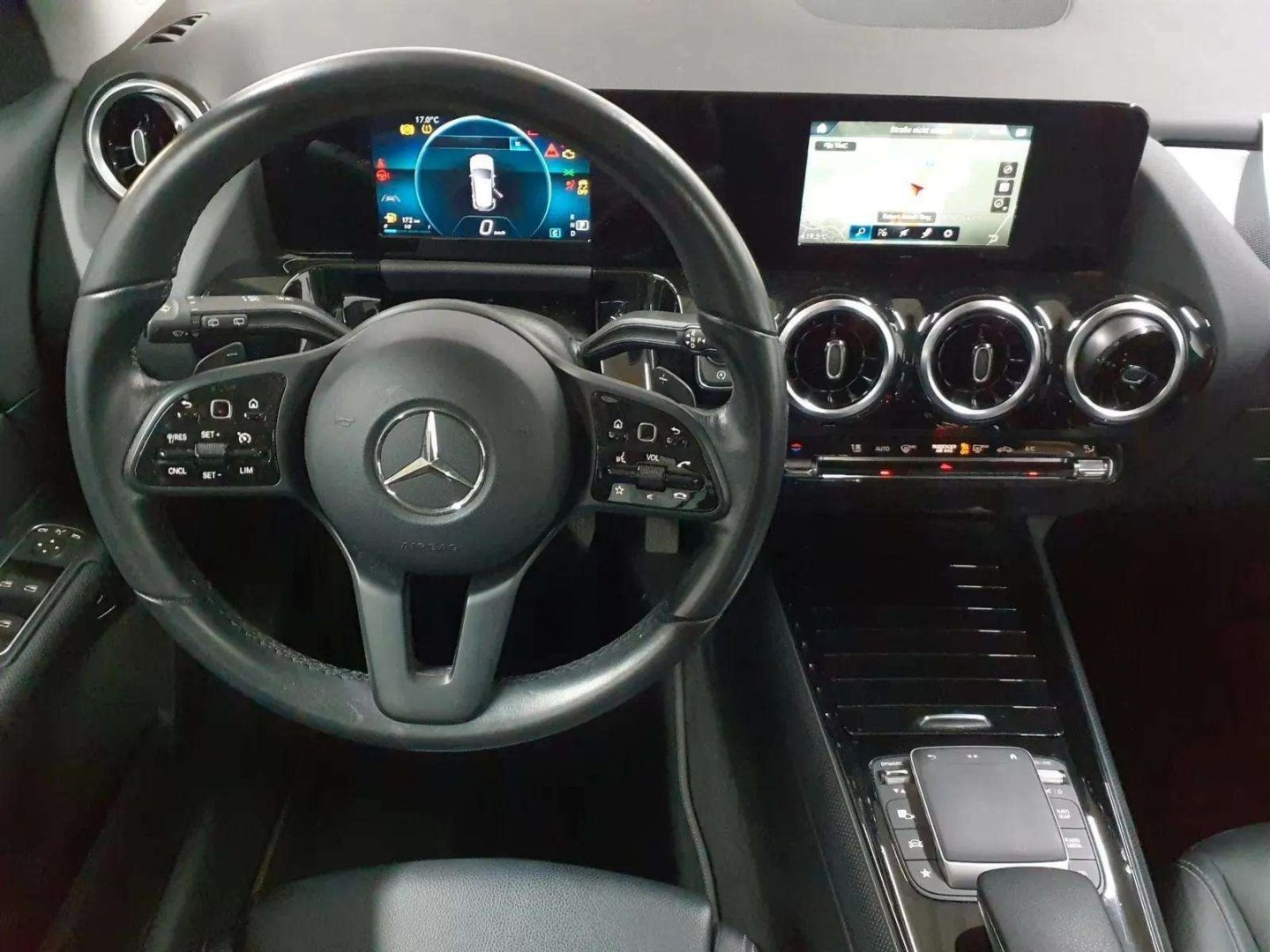 Mercedes-Benz GLA 200 d 8G-DCT Style BusiP MBUX PANO