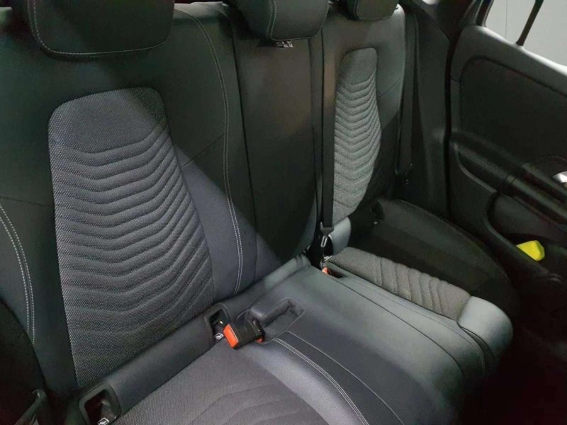 Mercedes-Benz GLA 200 d 8G-DCT Style BusiP MBUX PANO