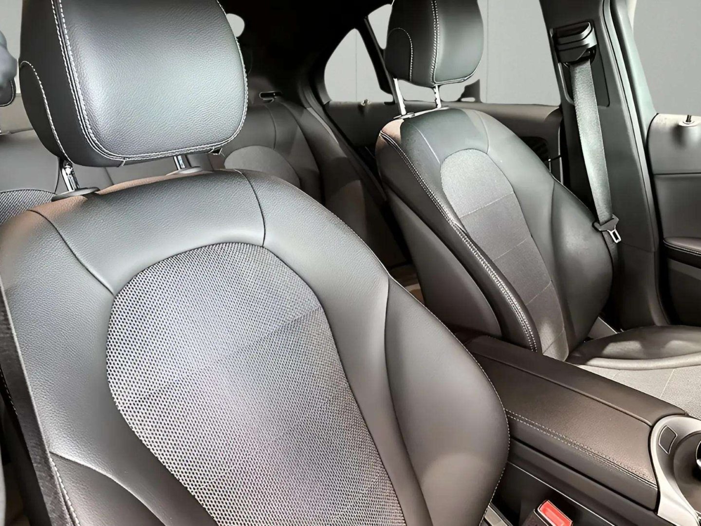 Mercedes-Benz C220 d Avantgarde+Night+LED+Totwinkel+VolldigiD