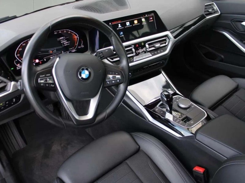 BMW 318 d Limousine Sport Line Navi Live LED AHK DAB