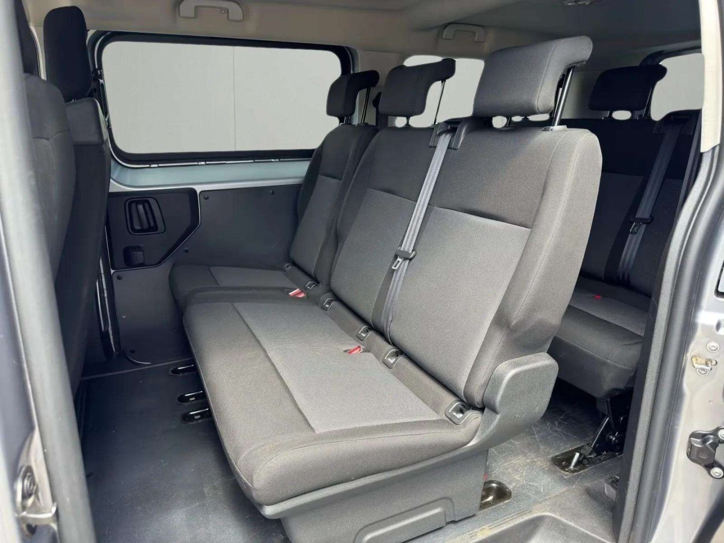 Opel Vivaro L3 9Sitzer 144PS 6-Gang*AHK*RFK*Klima*Eur