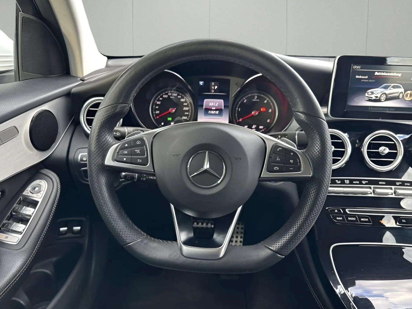 Mercedes-Benz GLC 250 d 4Matic AMG Line NAVI AHK LEDER Allrad