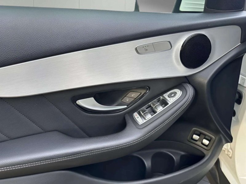 Mercedes-Benz GLC 250 d 4Matic AMG Line NAVI AHK LEDER Allrad