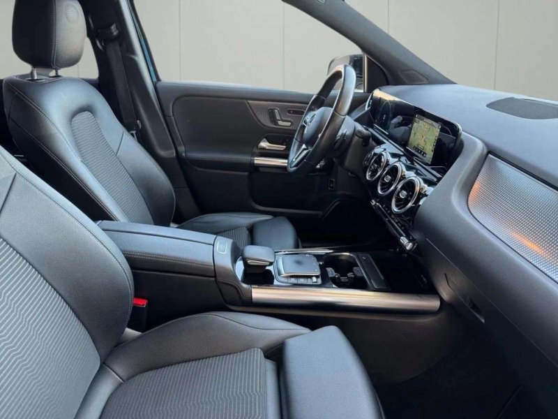 Mercedes-Benz GLA 220 d 4M PROGRESSIVE+AHK+MEMORY+LED+KAM+DAB+