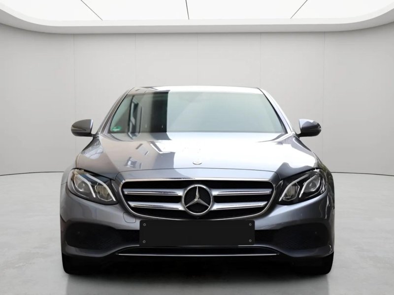 Mercedes-Benz E220 d Limousine