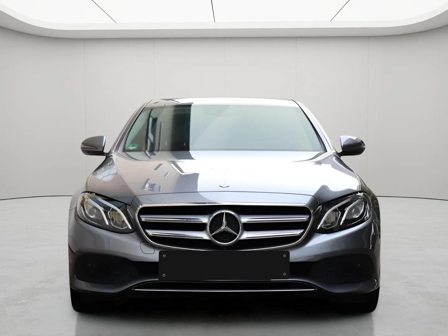 Mercedes-Benz E220 d Limousine