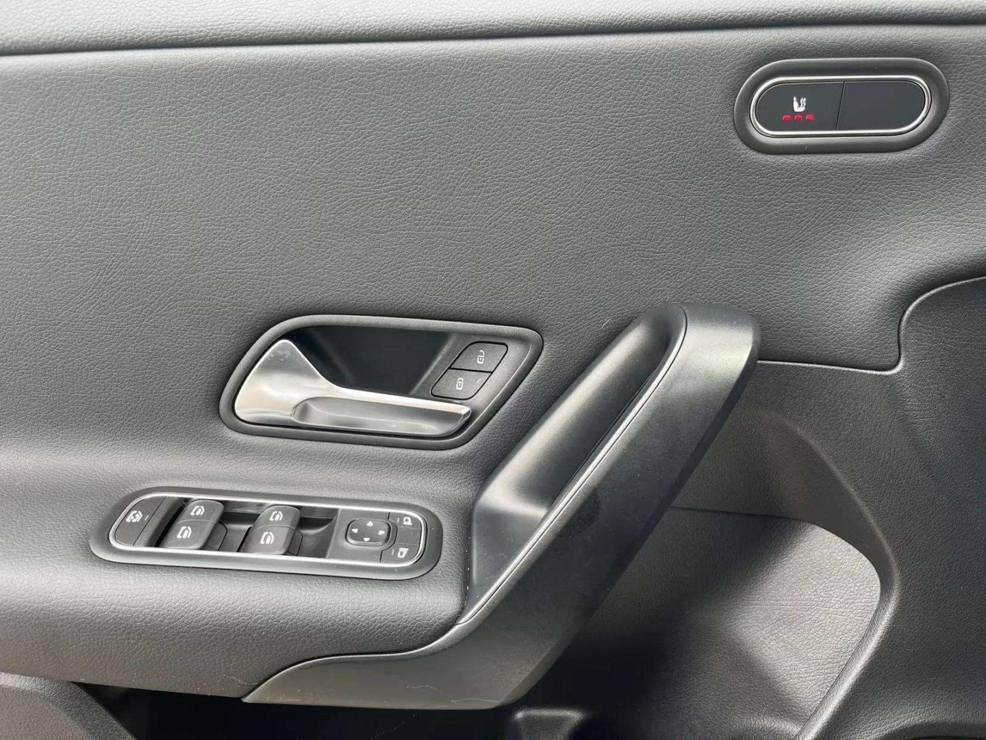 Mercedes-Benz CLA 200d SB MBUX+SHZ+LED+PDC+AHK+Kamera+Navig.+