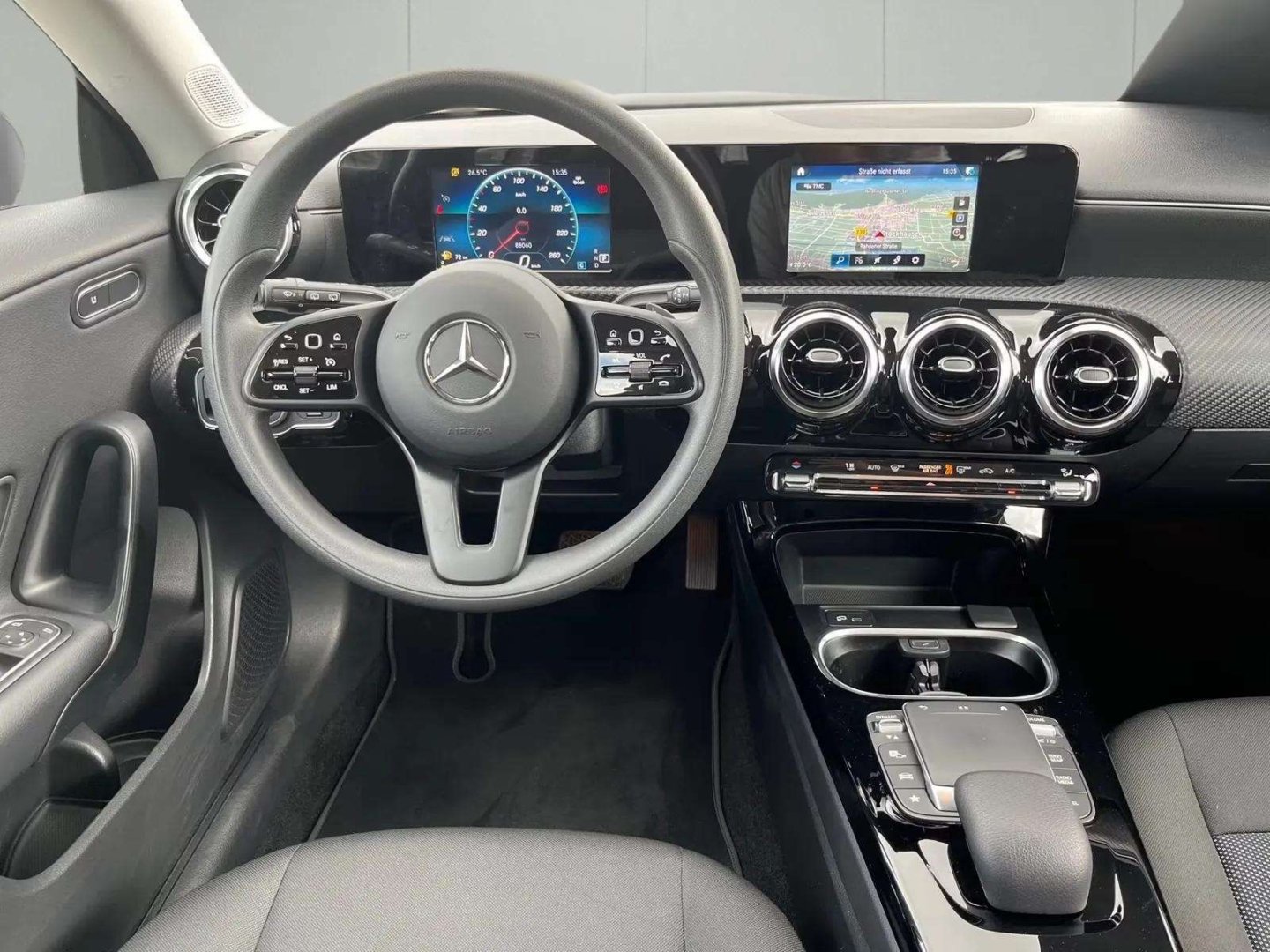 Mercedes-Benz CLA 200d SB MBUX+SHZ+LED+PDC+AHK+Kamera+Navig.+