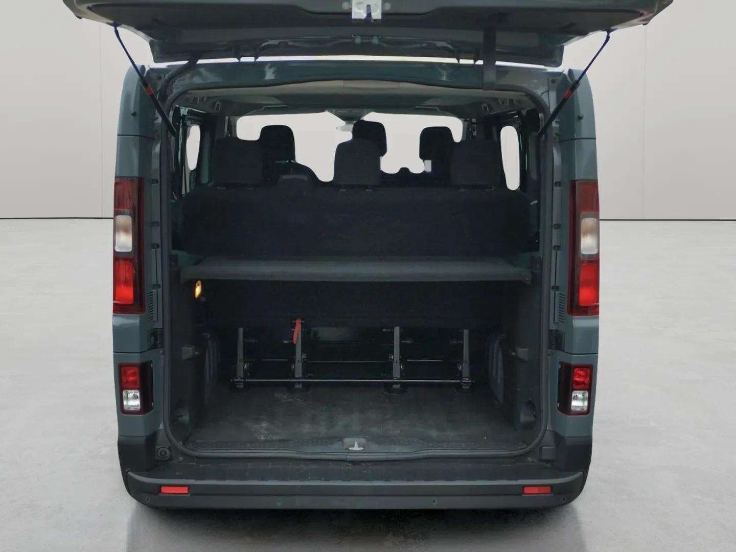 Renault Trafic Combi