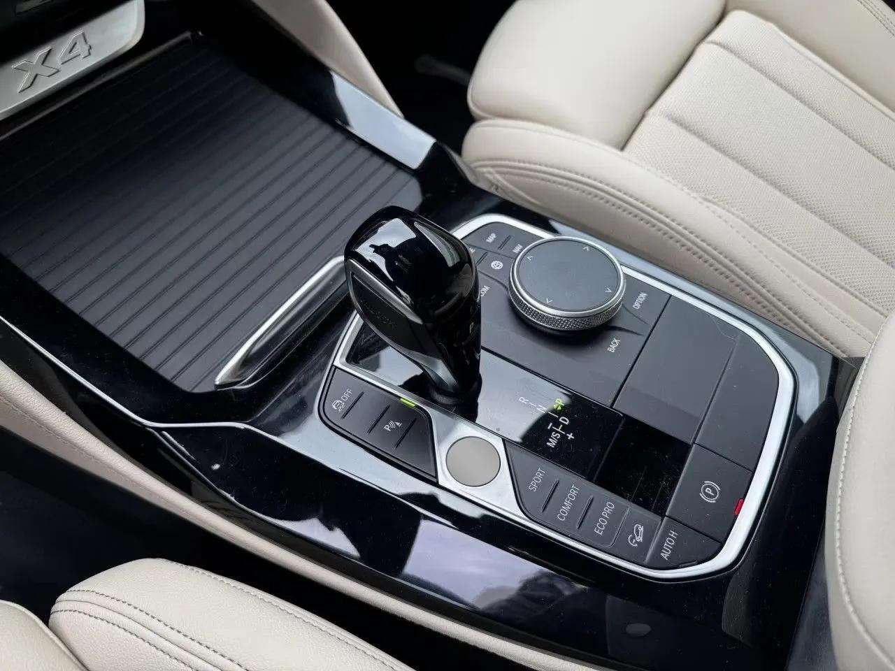 BMW X4 x20d M Sport HUD Laser Kamera